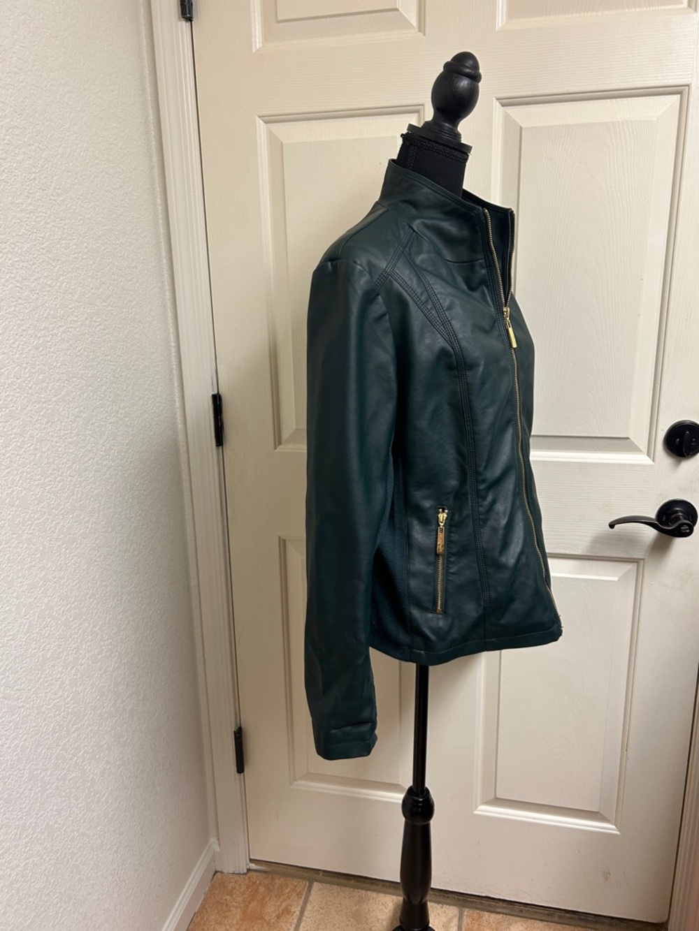 ELLEN TRACY Large Forest Green Coat, Face 100% Polyurethane, Back 50% Viscose - Picture 4 of 11